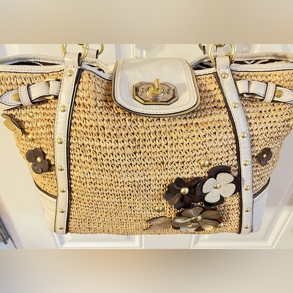 COACH ~ Floral Straw Natalie Hampton Tote & Wristlet - Picture 4 of 16